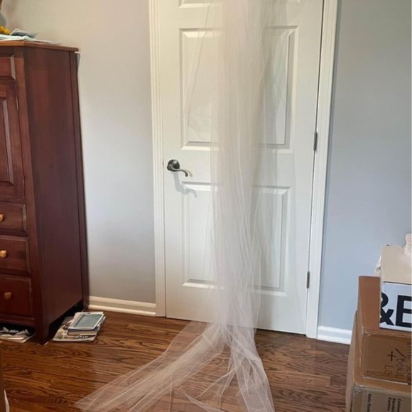 Cathedral Length Wedding Veil - Picture 1 of 1